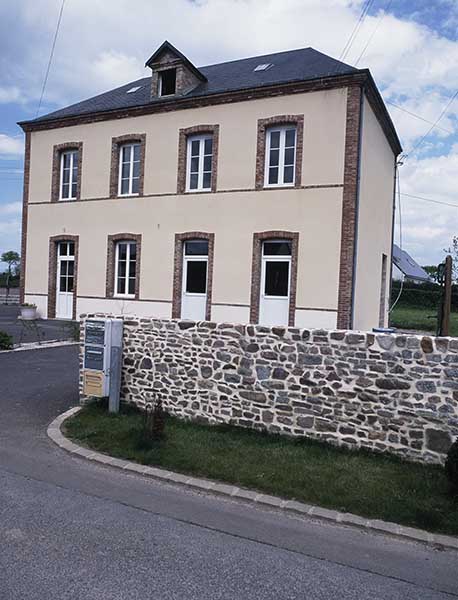 école primaire-mairie, actuellement mairie