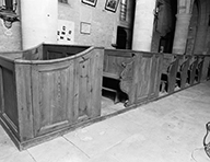 ensemble de 22 bancs de fidèles (bancs d'église)