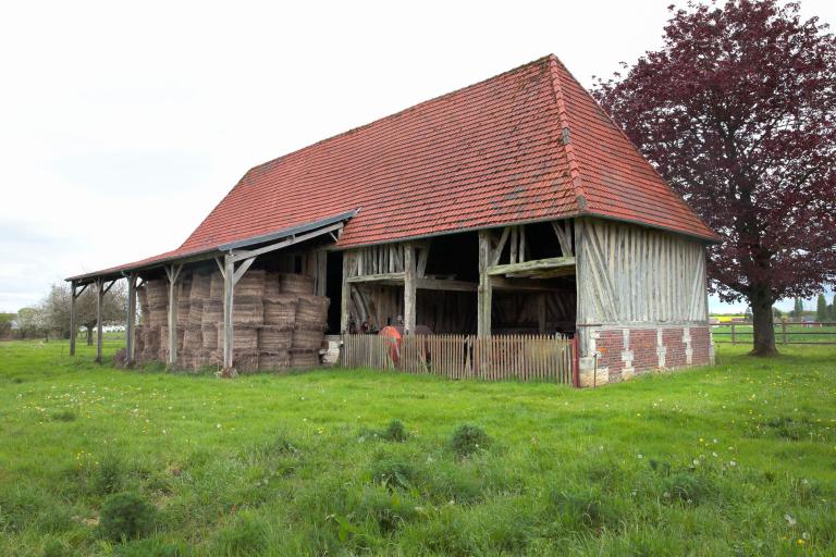 grange et manège attenant