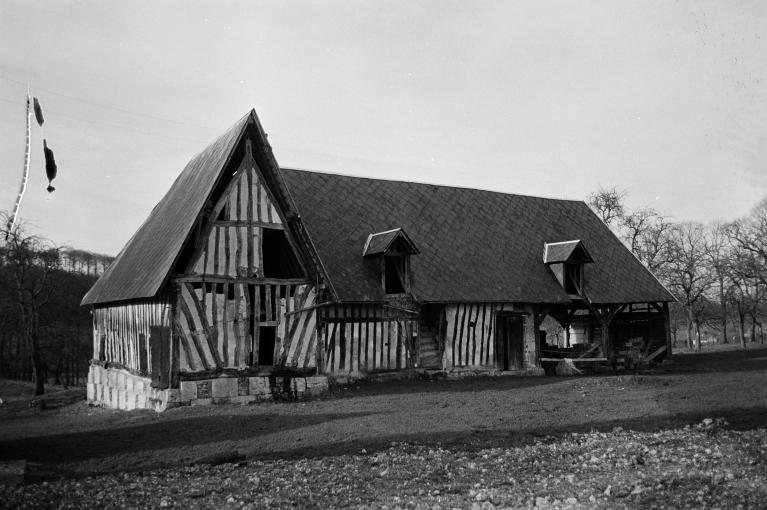 ferme du château de Caveaumont, actuellement domaine de la Renardière