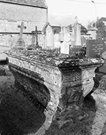le mobilier de l'église paroissiale Saint-André, cimetière