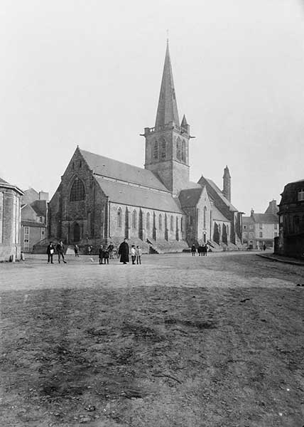 église paroissiale Saint-Pierre et Saint-Paul