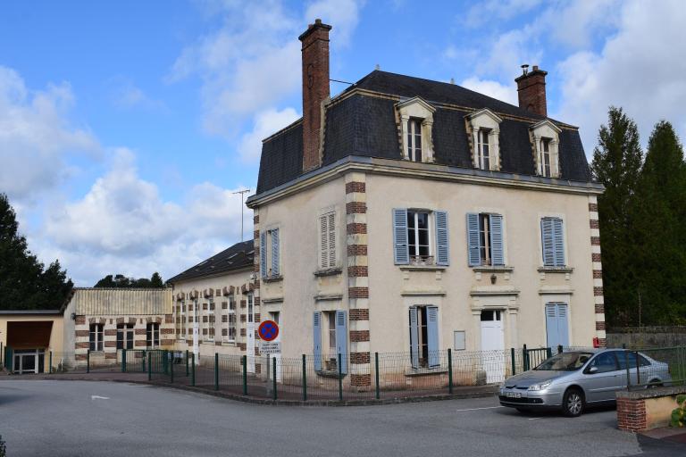 École de garçons (2, route de Bizou), vue générale depuis sud.