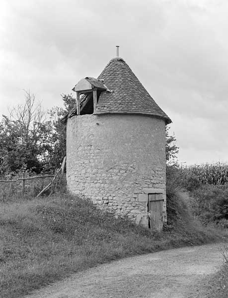 les maisons et fermes de Origny-le-Roux