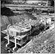 Puits central de May-sur-Orne. Constructions des installations de la mine.- Photographie ancienne, 1961.