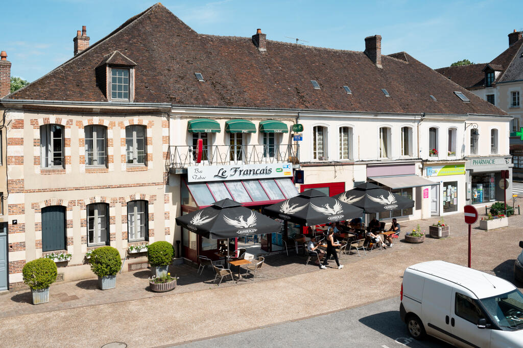 les maisons et hôtels particuliers du bourg et du faubourg de Longny-au-Perche