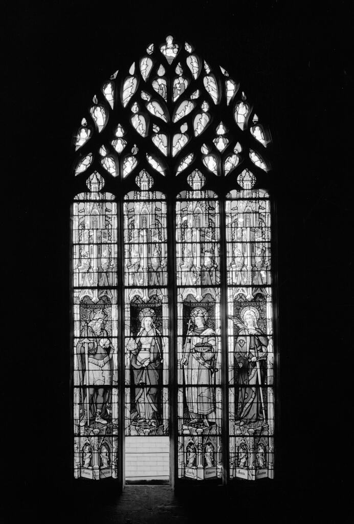verrière : saints, saintes (baie 8)