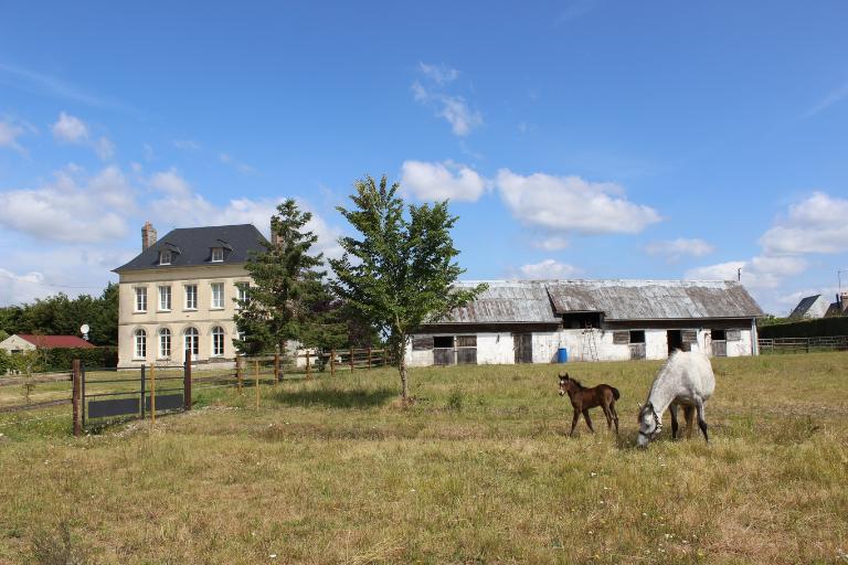 ferme, actuellement centre d'élevage de chevaux