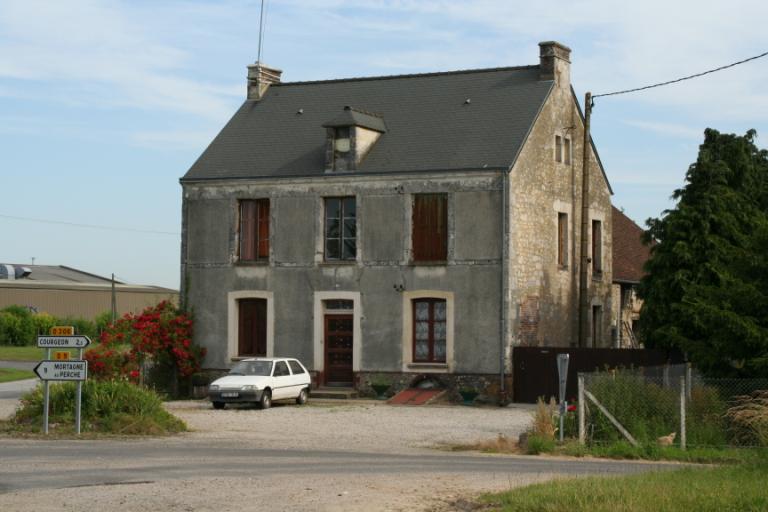 les maisons de la commune de Mauves-sur-Huisne