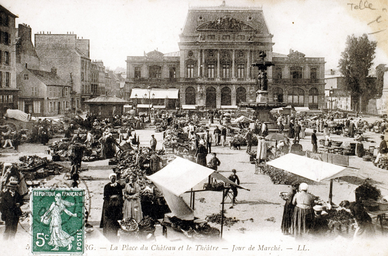 place dite place du Château, actuellement place du Général de Gaulle