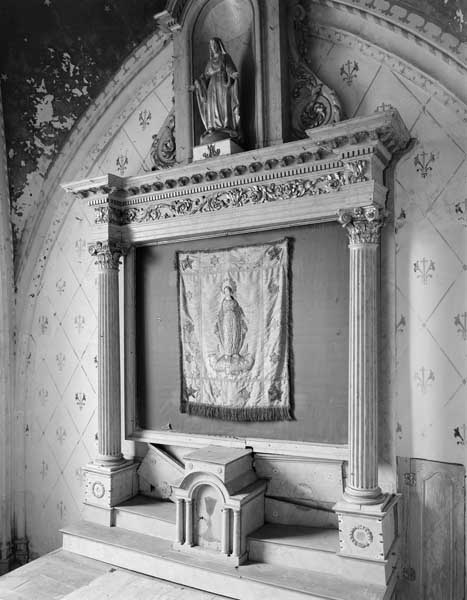 ensemble de l'autel secondaire nord : autel tombeau, retable architecturé
