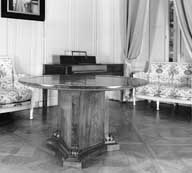 table en guéridon de style Empire