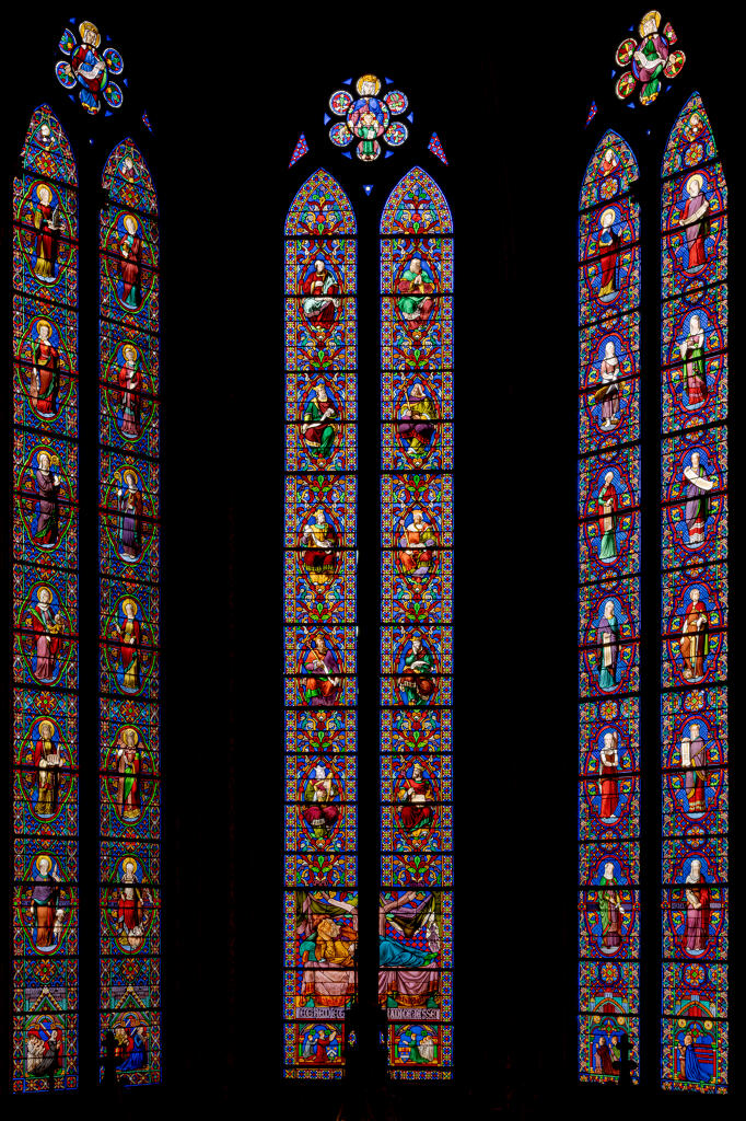ensemble des verrières du sanctuaire, baies 0 à 4