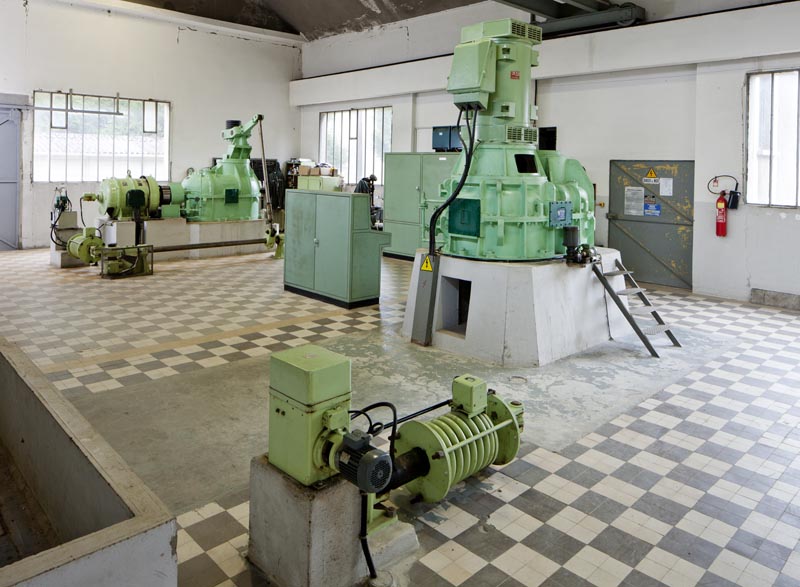 les machines de la centrale hydroélectrique des Forces Motrices de l'Orne