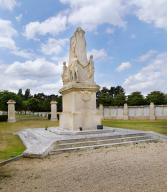 monument aux morts de la guerre de 1914-1918 : Casque couronné