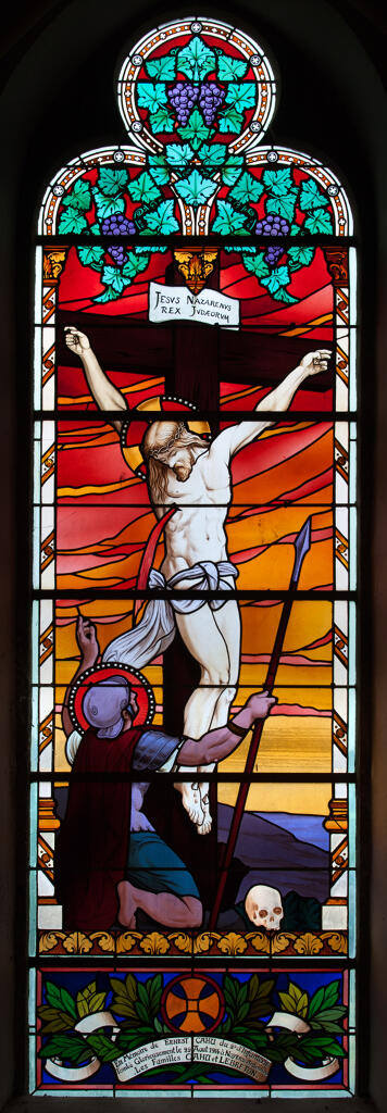 Ensemble de 2 verrières historiées et commémoratives de la guerre de 1914-1918 : Crucifixion et Apparition à Saint Thomas, à la mémoire de Ernest Cahu et Emile Rube