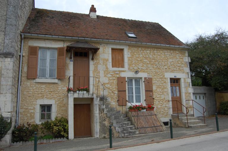 Bourg, 17, 19, rue Sainte-Anne. Maisons en rez-de-chaussée surélevé (repérée) dont l'étage de soubassement abritait peut-être un atelier de tisserand.