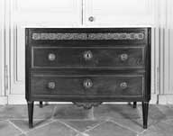 commode de style Louis XVI