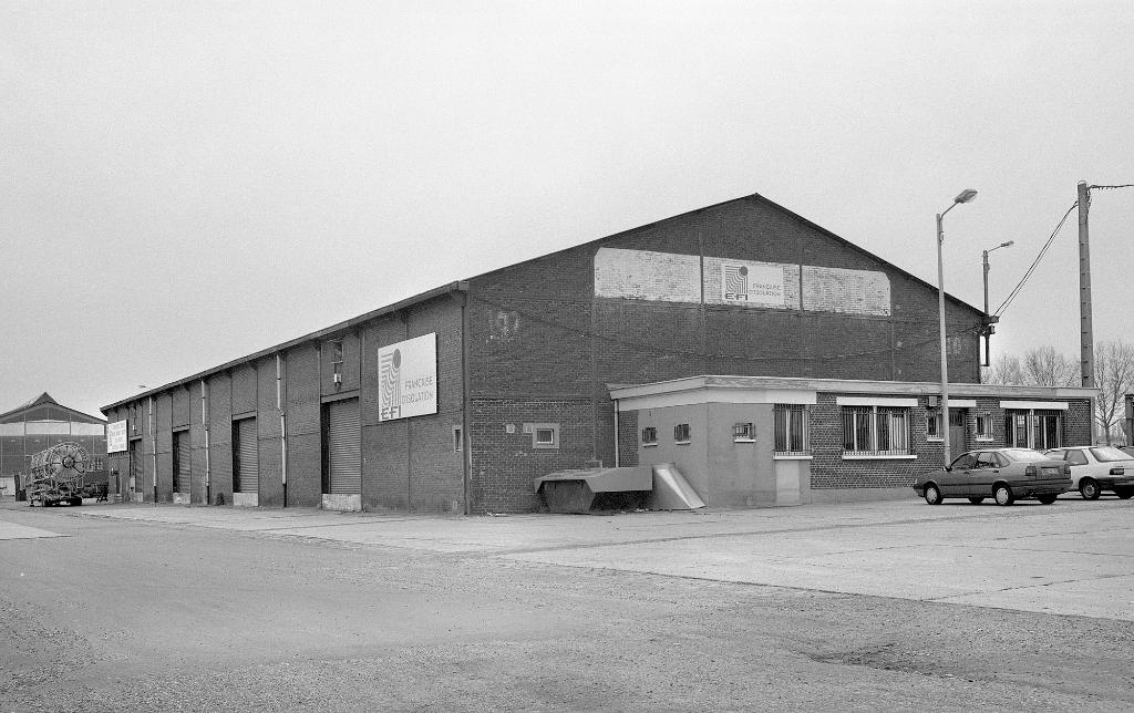 entrepôt commercial, dit hangar 106