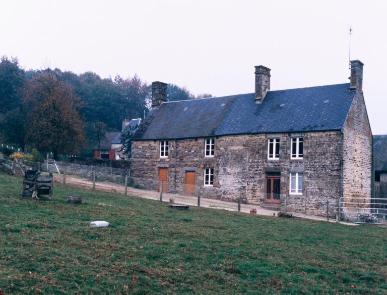 La céramique industrielle dans le Bessin (Calvados) et le département de la Manche : les poteries