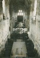 Choeur de l'église abbatiale en cours d'aménagement.- Photographie, Jean Merlet, 21 novembre 1959. (Archives municipales de Caen. 8 Fi 216).