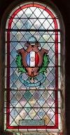 verrière héraldique et commémorative de la guerre de 1914-1918 : Sacré-Cœur de Jésus, casque, palmes (baie 4)