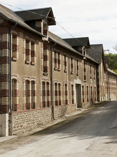 laiterie et fromagerie industrielles, actuellement logements