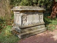 Tombeau (sarcophage) de l'abbé Pierre Frédéric Amable Garcel