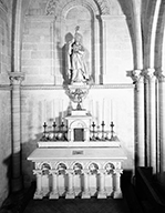 ensemble de l'autel secondaire de saint Aubin de style néo-roman : autel, tabernacle