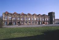 Filature de laine Aimable Roze, puis Chedville et Cie, puis Poullot Moch et Odelin, puis Henri Schacht et Cie, puis confiserie Dragées de France, puis établissement de routage Diffusion n°1