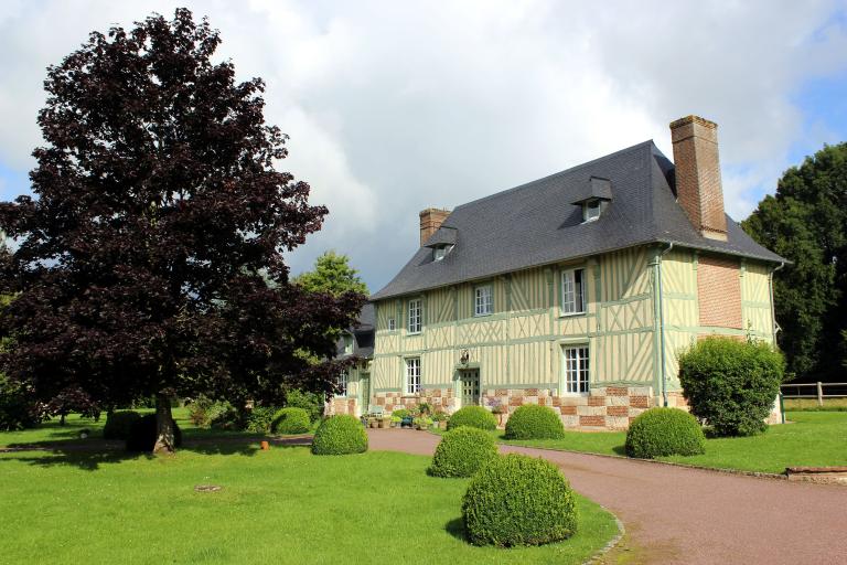 logis, puis presbytère, actuellement maison