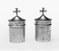 ensemble d'une ampoule à saint chrême (boîte à saint chrême) et d'un boîte à huile sainte