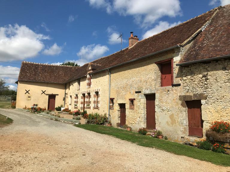 Ferme avec logis en rez-de-chaussée surmonté d'un comble à surcroît, lieu-dit de L'Hôtel Gage.