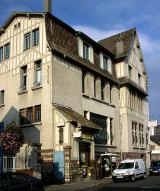 poste, puis immeuble à logements et magasin de commerce