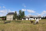 ferme, actuellement centre d'élevage de chevaux