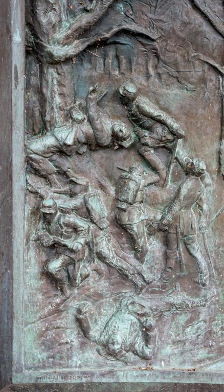 Monument aux Enfants du Calvados tués à l'ennemi en 1870-1871 : ensemble des trois bas-reliefs sauvegardés.