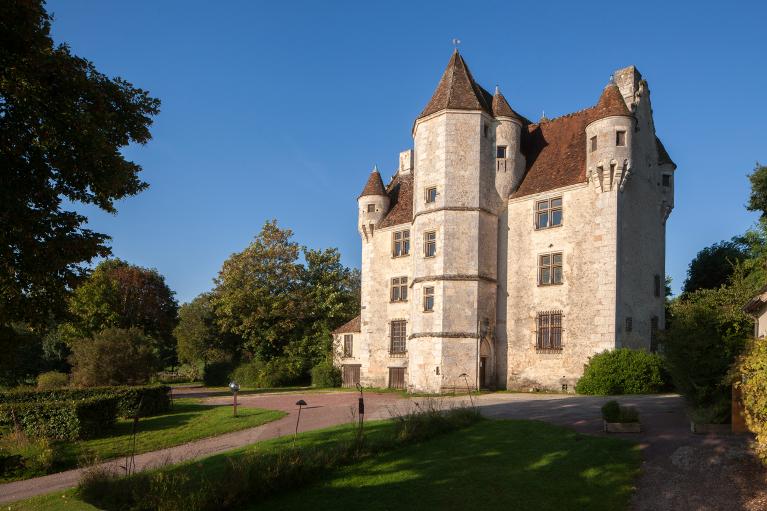 Logis manorial, vue générale depuis le nord-est.