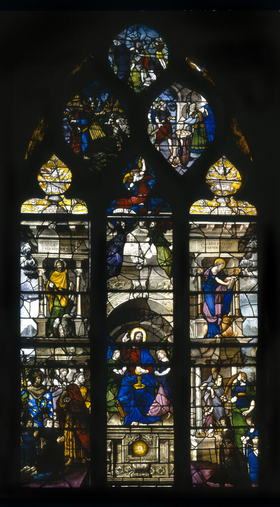 verrière : Arc de triomphe de l'Eucharistie (baie 10)