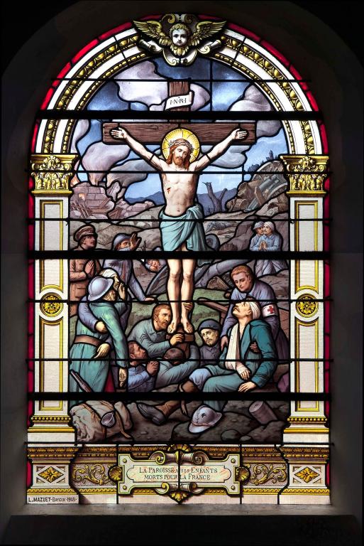ensemble de 2 verrières (historiée, hagiographique) commémoratives de la guerre de 1914-1918 : Soldats au pied du Christ en croix, Saint Georges terrassant le dragon (baies 5 et 8)