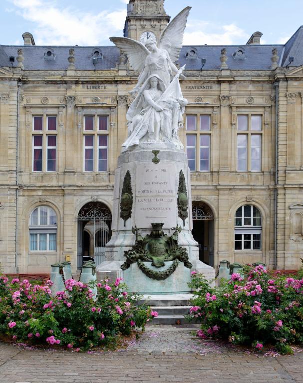 monument aux morts de la guerre de 1914-1918 : Pro Patria