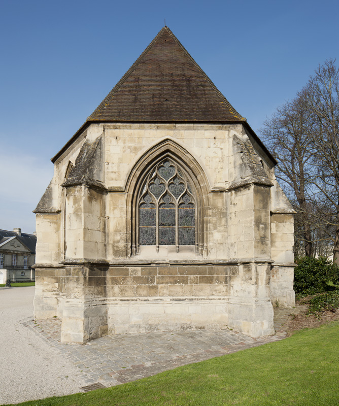 église paroissiale Saint-Georges-du-Château, puis magasin de munitions, actuellement salle d'exposition