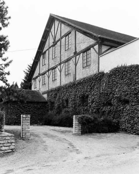 tuilerie, briqueterie, fonderie, usine d'appareils de levage et de manutention