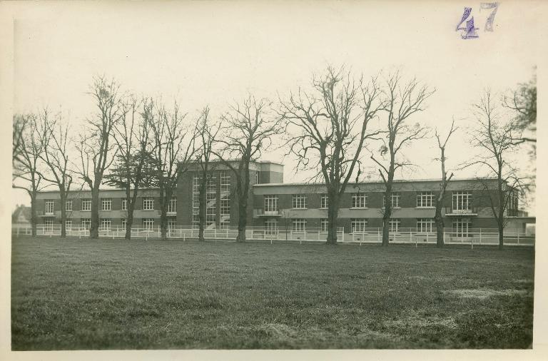 bâtiment conventuel de l'abbaye de la Trinité dite abbaye aux Dames, actuellement hôtel de région