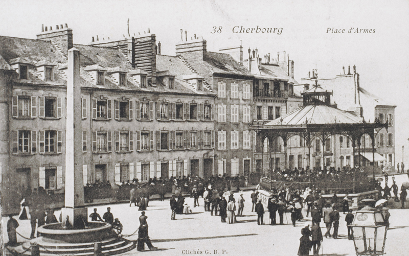 place dite place du Calvaire, puis place d'Armes, actuellement place de la République