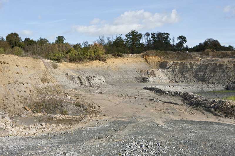 carrière d'argile à ciel ouvert