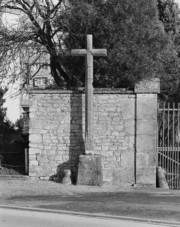 croix de chemin dite croix Heyraud