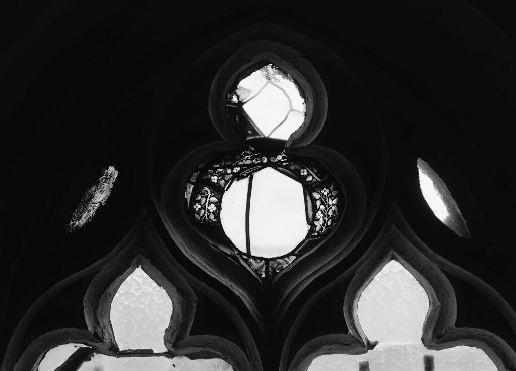 verrière : Chapeau de triomphe (baie 6)
