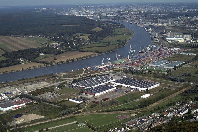 plateforme de logistique internationale pour le conditionnement et l'exportation de pièces et organes automobiles Renault International Logistic Network