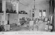 77. Trouville - Intérieur du Casino - Salon des Dames [1er étage : n° 38 ?].- Carte postale, E.L.D. éd., vers 1912, n. et b., 13,7 x 8,8 cm. (Collection particulière Michel Barillet, Trouville-sur-Mer).