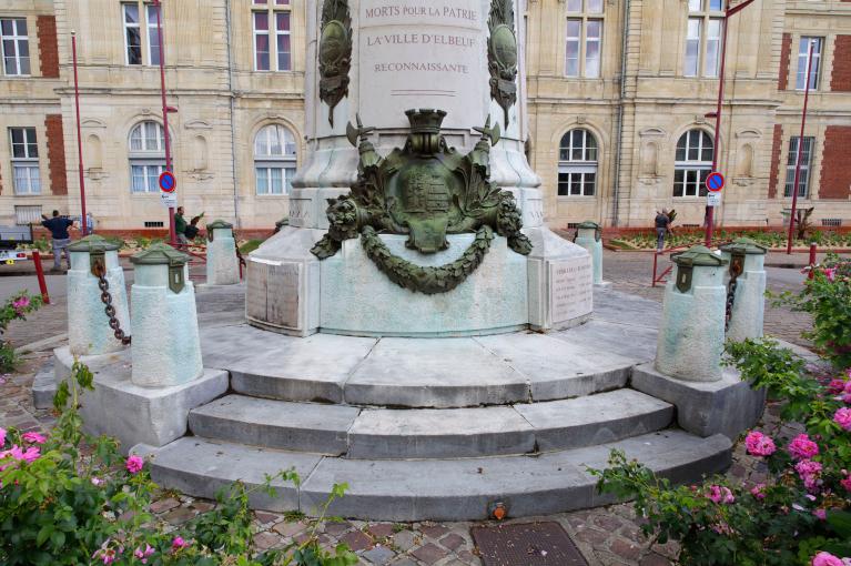 monument aux morts de la guerre de 1914-1918 : Pro Patria